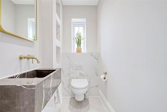 4 Bedroom Detached House For Sale In Guernsey Gardens, Wickford, SS11