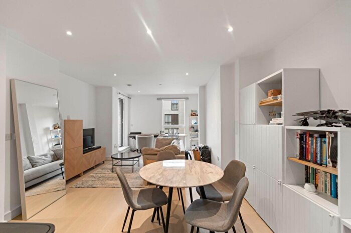 1 Bedroom Apartment For Sale In The Avenue, Queens Park, NW6