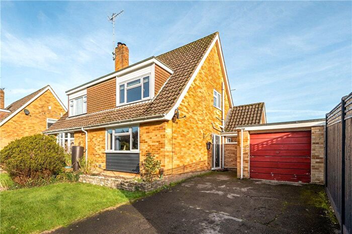 2 Bedroom Semi-Detached House For Sale In Ringwood Drive, North Baddesley, Southampton, Hampshire, SO52