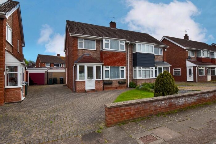 3 Bedroom Semi-Detached House To Rent In Frilsham Way, Allesley Park, Coventry, - Available Now, CV5