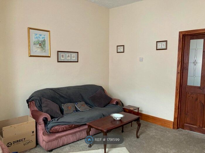 2 Bedroom End Of Terrace House To Rent In Garforth Street, Chadderton, Oldham, OL9