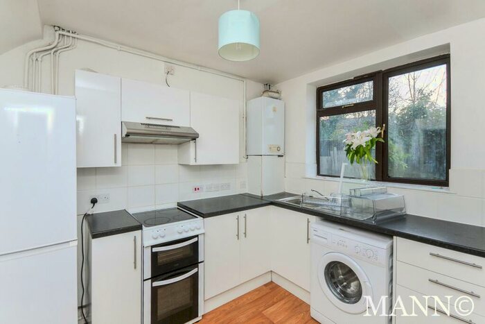 3 Bedroom House To Rent In Longbridge Way, Lewisham, SE13