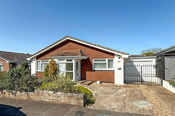 3 Bedroom Bungalow For Sale In Thames Close, Littlehampton, West Sussex, BN17