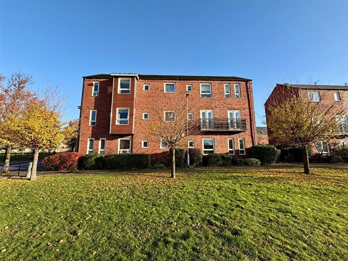 2 Bedroom Flat For Sale In Davy Road, Allerton Bywater, Castleford, WF10