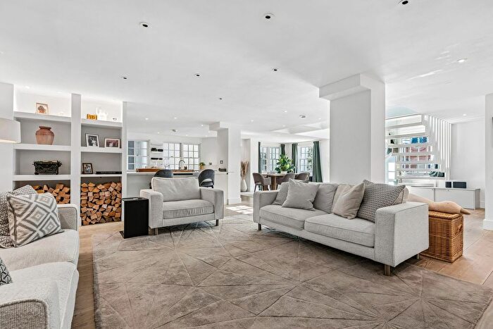 4 Bedroom Flat For Sale In Brackenbury Road, Brackenbury Village, Hammersmith, W6