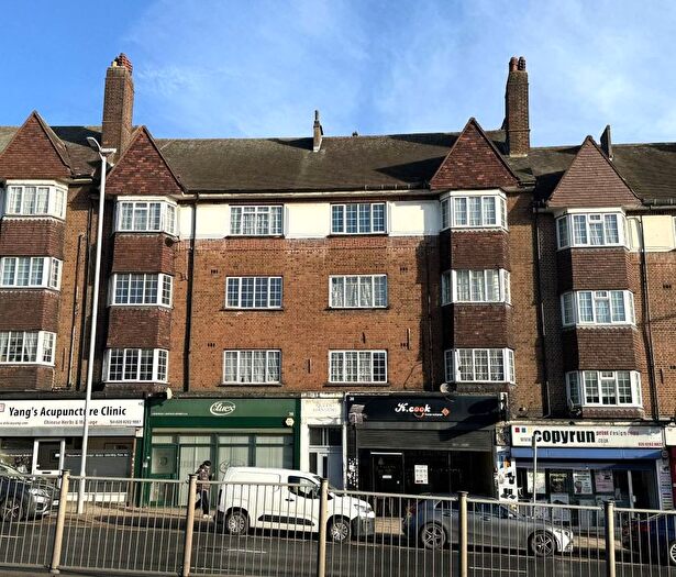 3 Bedroom Flat For Sale In Flat Queens Mansions, Watford Way, Hendon, NW4