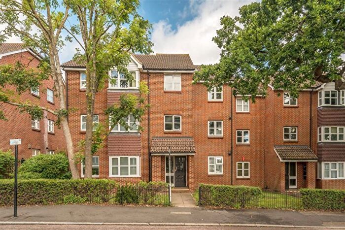 1 Bedroom Flat For Sale In Le May Avenue, Lee, SE12