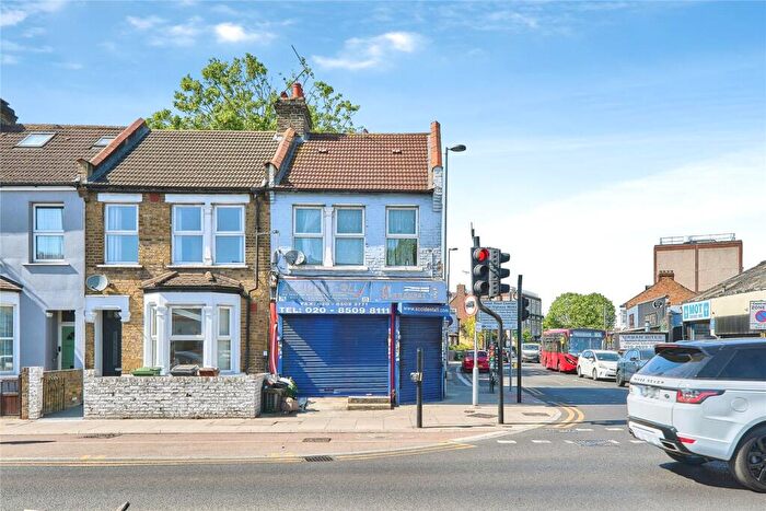 3 Bedroom End Of Terrace House For Sale In Lea Bridge Road, London, E17