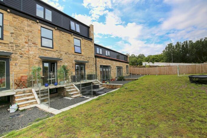 4 Bedroom Town House To Rent In Reay Street, Bill Quay, Gateshead, NE10