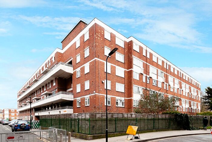 4 Bedroom Flat To Rent In Fellows Court, Weymouth Terrace, E2