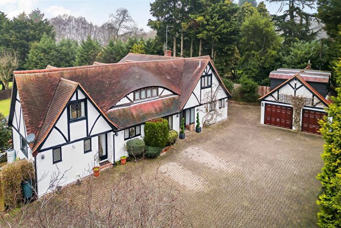 5 Bedroom Equestrian Property For Sale In Shorne, Kent, DA12