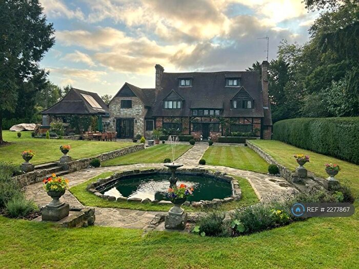 Studio To Rent In Meath Green Lane, Horley, RH6