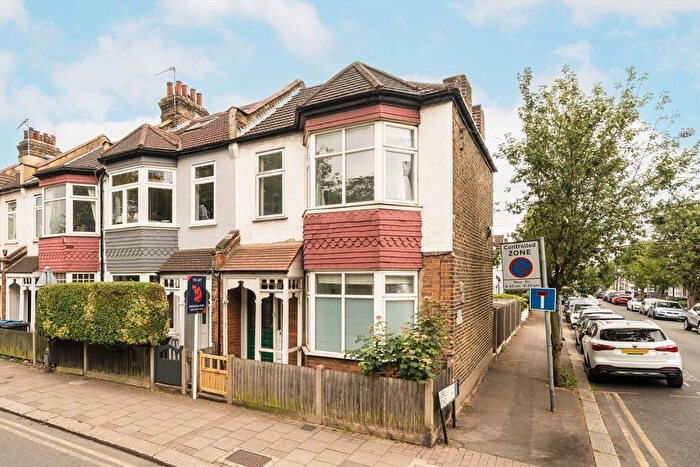 4 Bedroom End Of Terrace House To Rent In Approach Road, Raynes Park, SW20