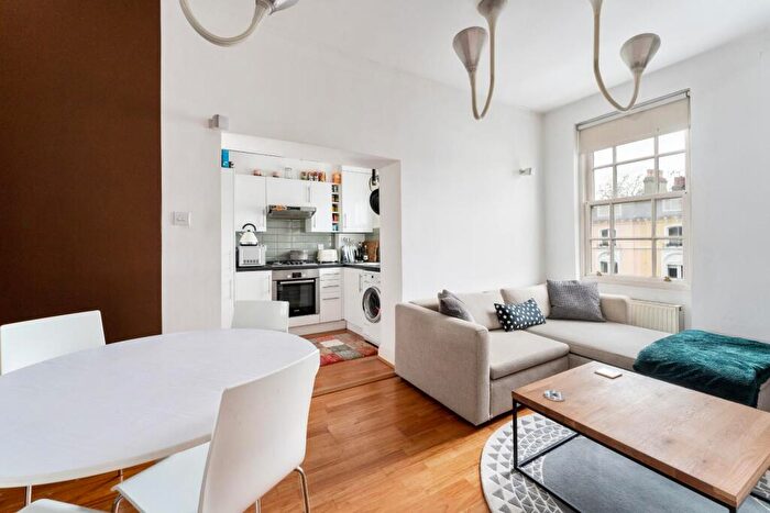 1 Bedroom Flat To Rent In Short Let - Regents Park Road, Primrose Hill, NW1