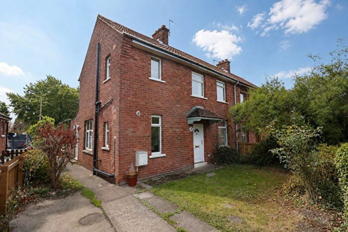 3 Bedroom Semi Detached House For Sale In The Oval, Pocklington, YO42