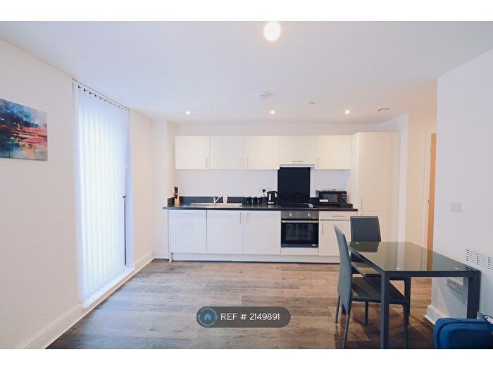 1 Bedroom Flat To Rent In Leigh Street, High Wycombe, HP11