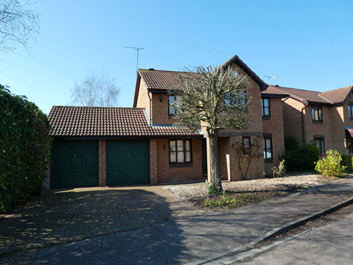 4 Bedroom Detached House To Rent In Brinkburn Grove, Banbury, OX16