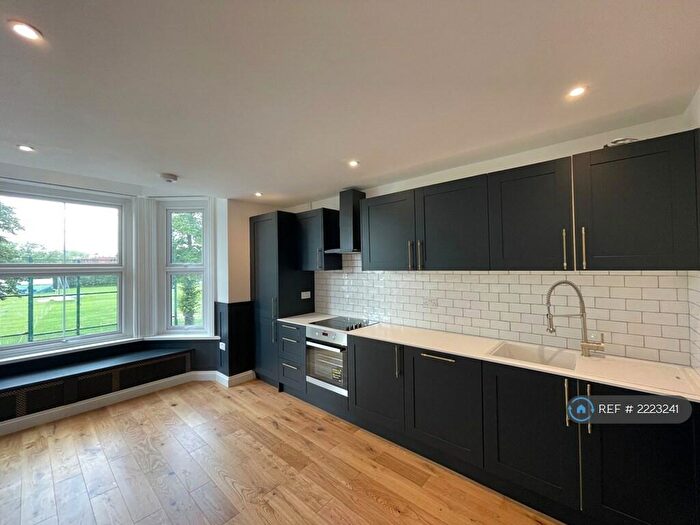 2 Bedroom Flat To Rent In Woodbridge Road, Guildford, GU1