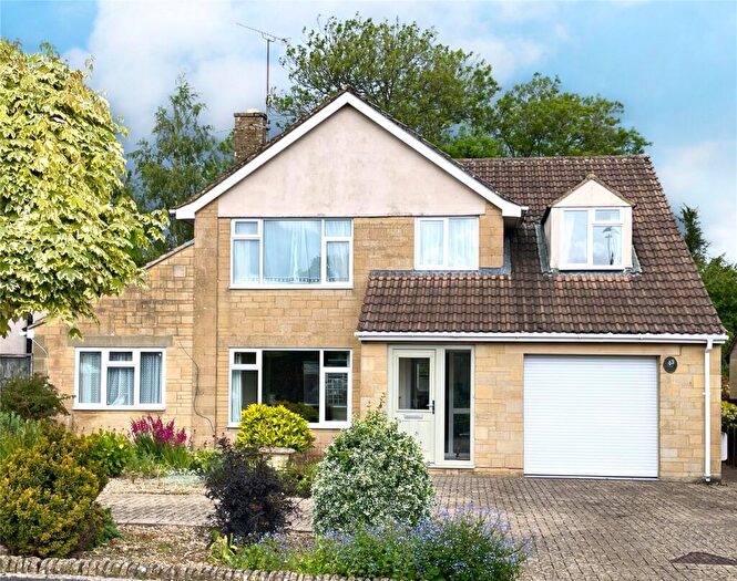 4 Bedroom Detached House For Sale In Chesterton Park, Cirencester, Gloucestershire, GL7
