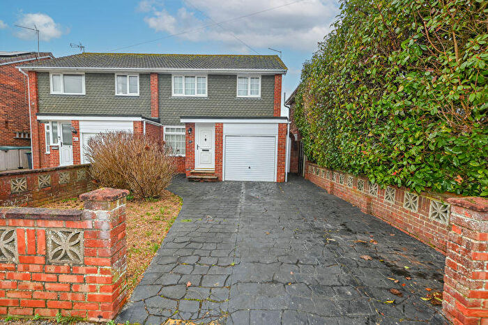 3 Bedroom Semi Detached House For Sale In Bridefield Crescent, Cowplain, PO8