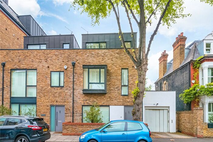 4 Bedroom Flat To Rent In Upham Park Road, Chiswick, London, W4
