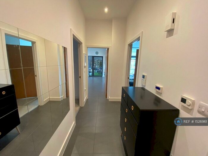 2 Bedroom Flat To Rent In Powis Street, London, SE18