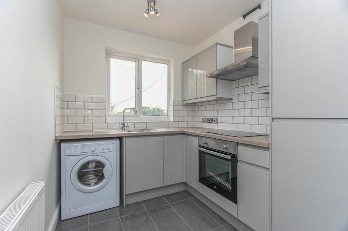 1 Bedroom Flat To Rent In Balmoral Road, Watford, Hertfordshire, WD24