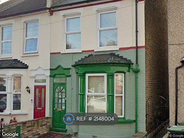 3 Bedroom End Of Terrace House To Rent In Oatlands Road, Enfield, EN3