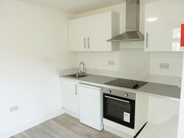 1 Bedroom Flat To Rent In Golders Green Road, London, NW11