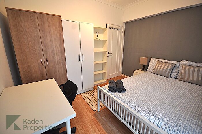 3 Bedroom Flat To Rent In Augustus Street, London, NW1