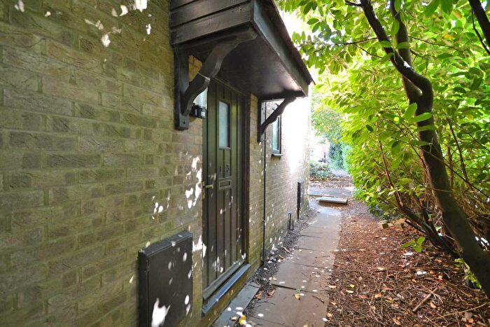 3 Bedroom Maisonette To Rent In Grace Avenue, Oldbrook, Milton Keynes, Buckinghamshire, MK6