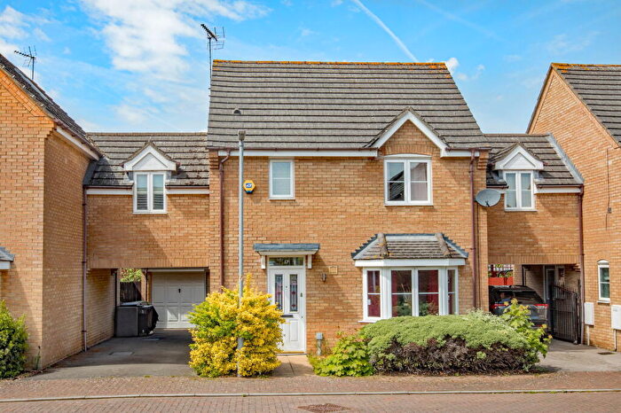 4 Bedroom Link Detached House For Sale In Watson Close, Corby, Northamptonshire, NN17