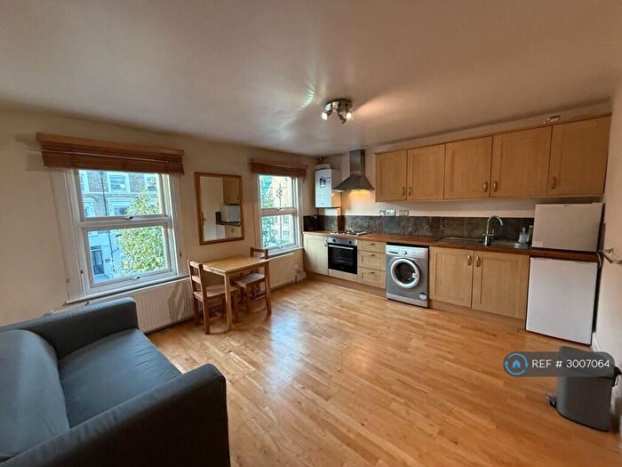 1 Bedroom Flat To Rent In St. John's Hill, London, SW11