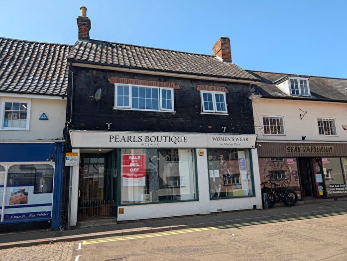 1 Bedroom Flat To Rent In Market Place, Saxmundham, Suffolk, IP17