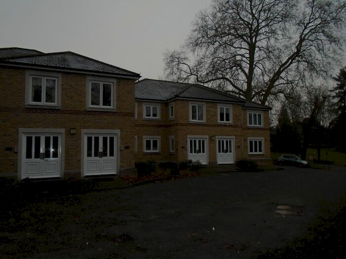 1 Bedroom Flat To Rent In Priory Court, Bishops Stortford CM23