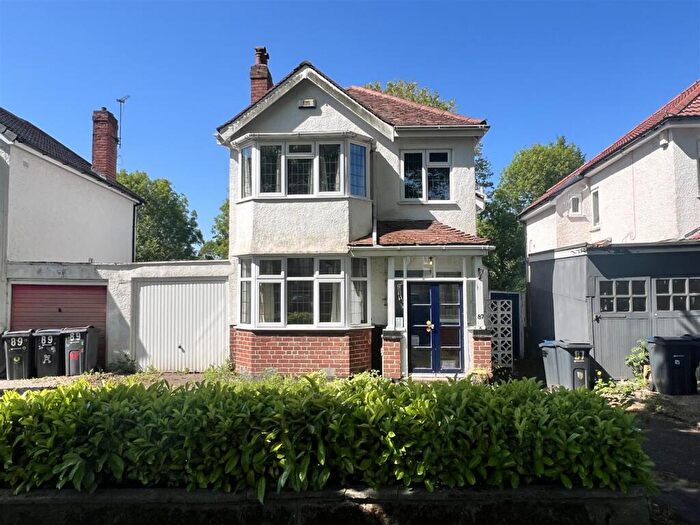 3 Bedroom Link Detached House For Sale In Tixall Road, Hall Green, Birmingham, B28