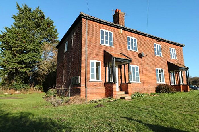 3 Bedroom Semi-Detached House To Rent In Mill Farm Cottages, Mill Lane, NR16