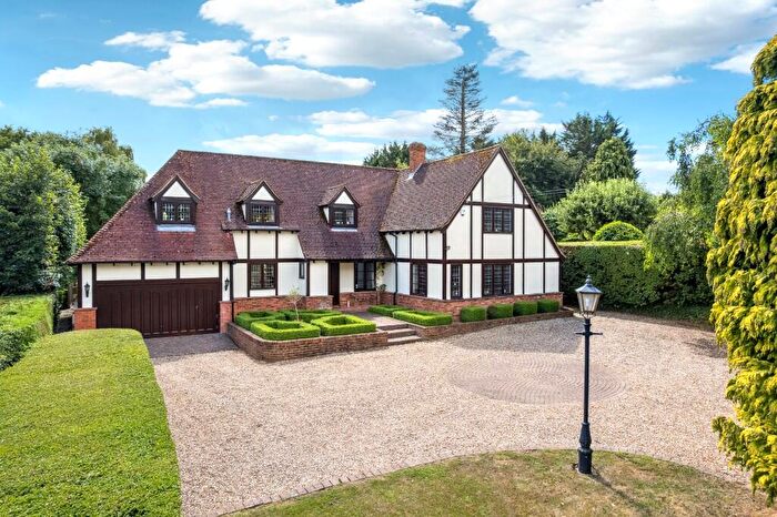 6 Bedroom Detached House For Sale In Flaunden Lane, Bovingdon, HP3
