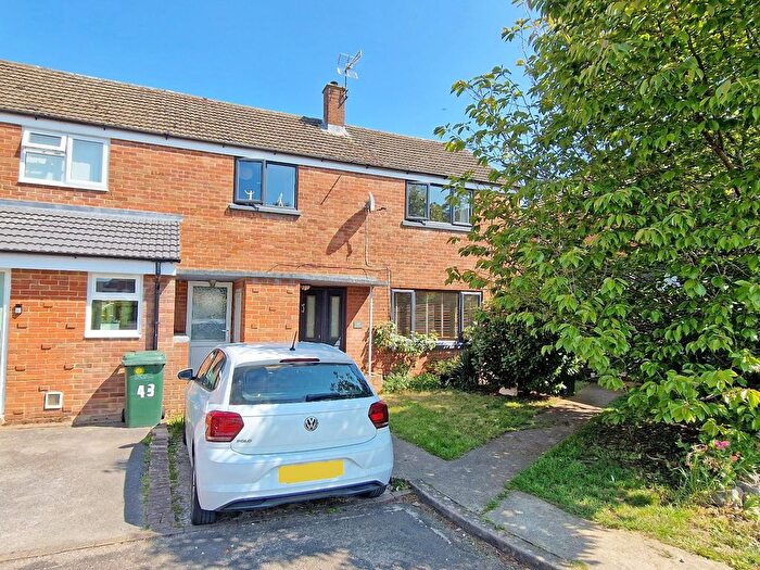 3 Bedroom Semi-Detached House For Sale In Elderfield Road, Caversfield, Bicester, OX27