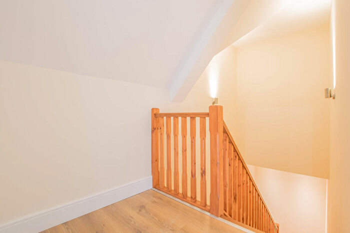 2 Bedroom Apartment To Rent In High Street, Hoddesdon, EN11