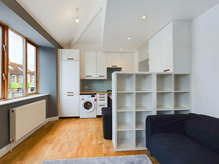 4 Bedroom Flat To Rent In High Street, Bristol, BS16