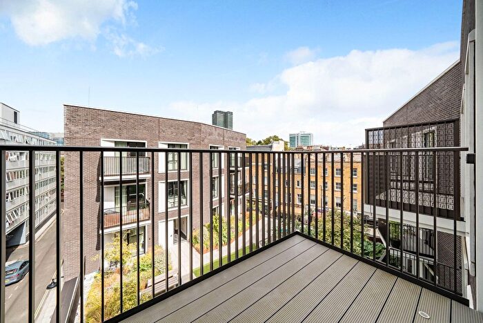 2 Bedroom Flat For Sale In Cleveland Street, Fitzrovia, London, W1T