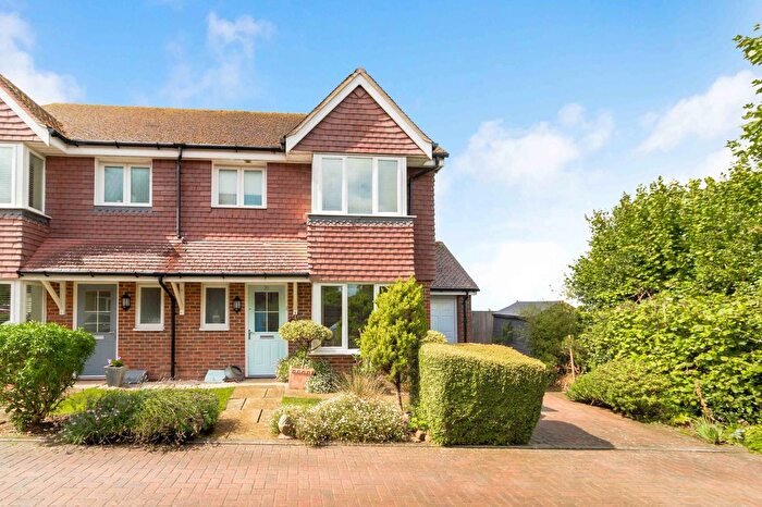 3 Bedroom Semi-detached House For Sale In Sand Ridge, Ridgewood, TN22