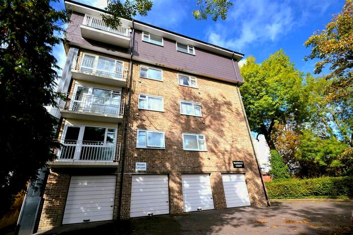 1 Bedroom Flat To Rent In Park Hill Road, Shortlands, Bromley, BR2