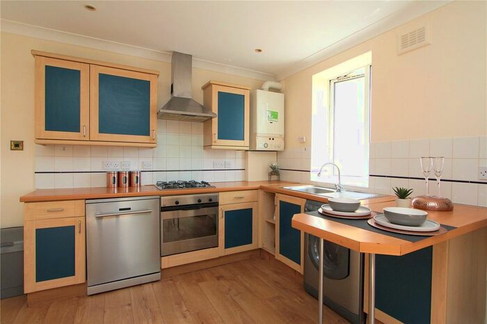 1 Bedroom Flat To Rent In Waterford Court, Leeland Terrace, London W13