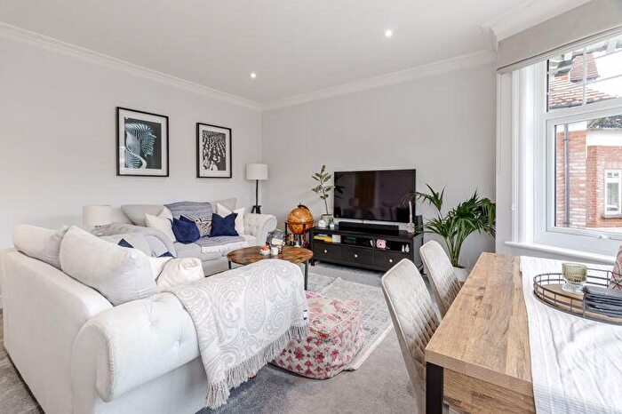 2 Bedroom Flat For Sale In Grove Road, Cheam, Sutton, SM1
