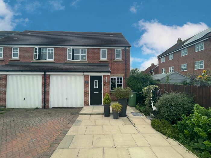 3 Bedroom End Terrace House For Sale In Voyager Close, Fleetwood, Lancashire, FY7