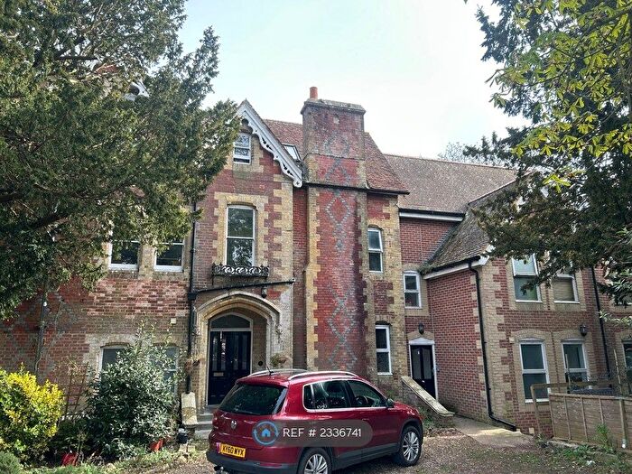 2 Bedroom Flat To Rent In Clatterford Road, Newport, PO30