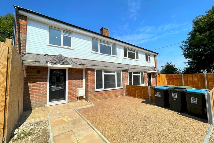 3 Bedroom Property To Rent In Marshcroft Lane, Tring, HP23