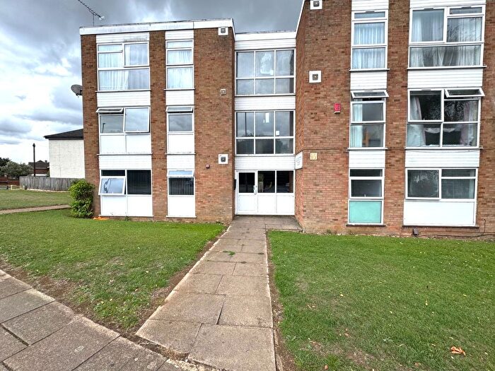 2 Bedroom Flat To Rent In Mayne Avenue, Luton, LU4